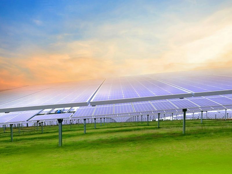 Elawan Energy cierra financiación por 250 millones para 9 plantas fotovoltaicas en Castilla-La Mancha